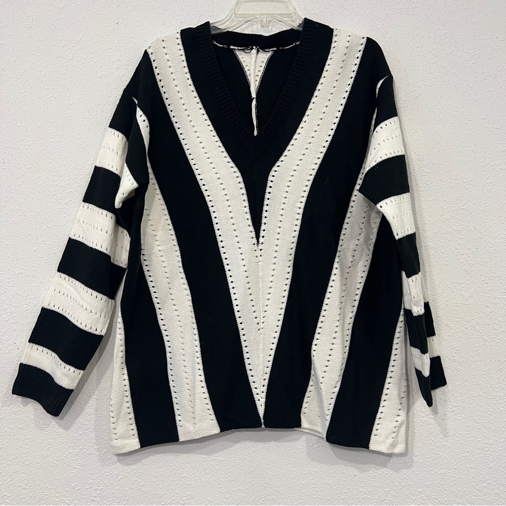 No Brand Womens Black and White Long Sleeve 100% Acrylic Knit Sweater Size XL